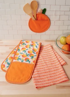 McCall's Pattern 8234 Children's And Misses' Aprons, Potholders And Tea Towel -Sewing Supplies Store M8234 product hires 02 scaled