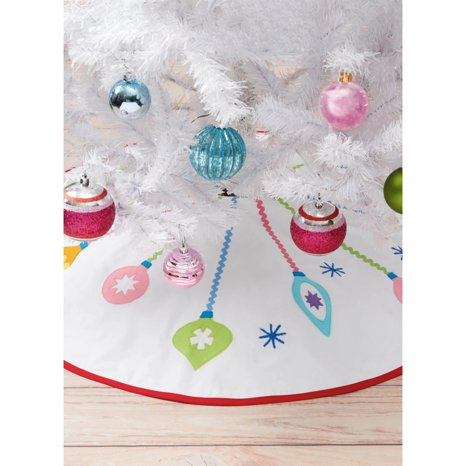 Simplicity Pattern 9669 Holiday Craft, Chair Scarf 5 Simplicity Pattern 9669 Holiday Craft, Chair Scarf - Image 5